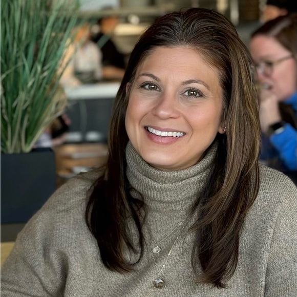 Meet your Posher, Kimi - Picture 2 of 2